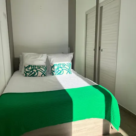 Centre Cannes, A Pied 아파트