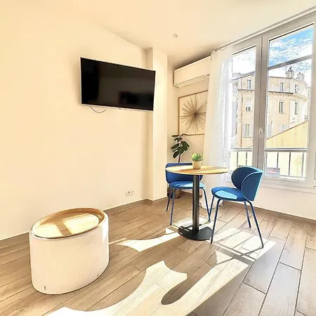 Apartmán Centre Cannes, A Pied